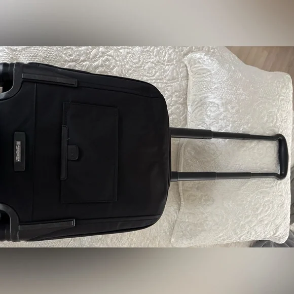 Tumi Voyager Oxford Compact Carry-on. BLACK. Used 5 times like new - Picture 4 of 9